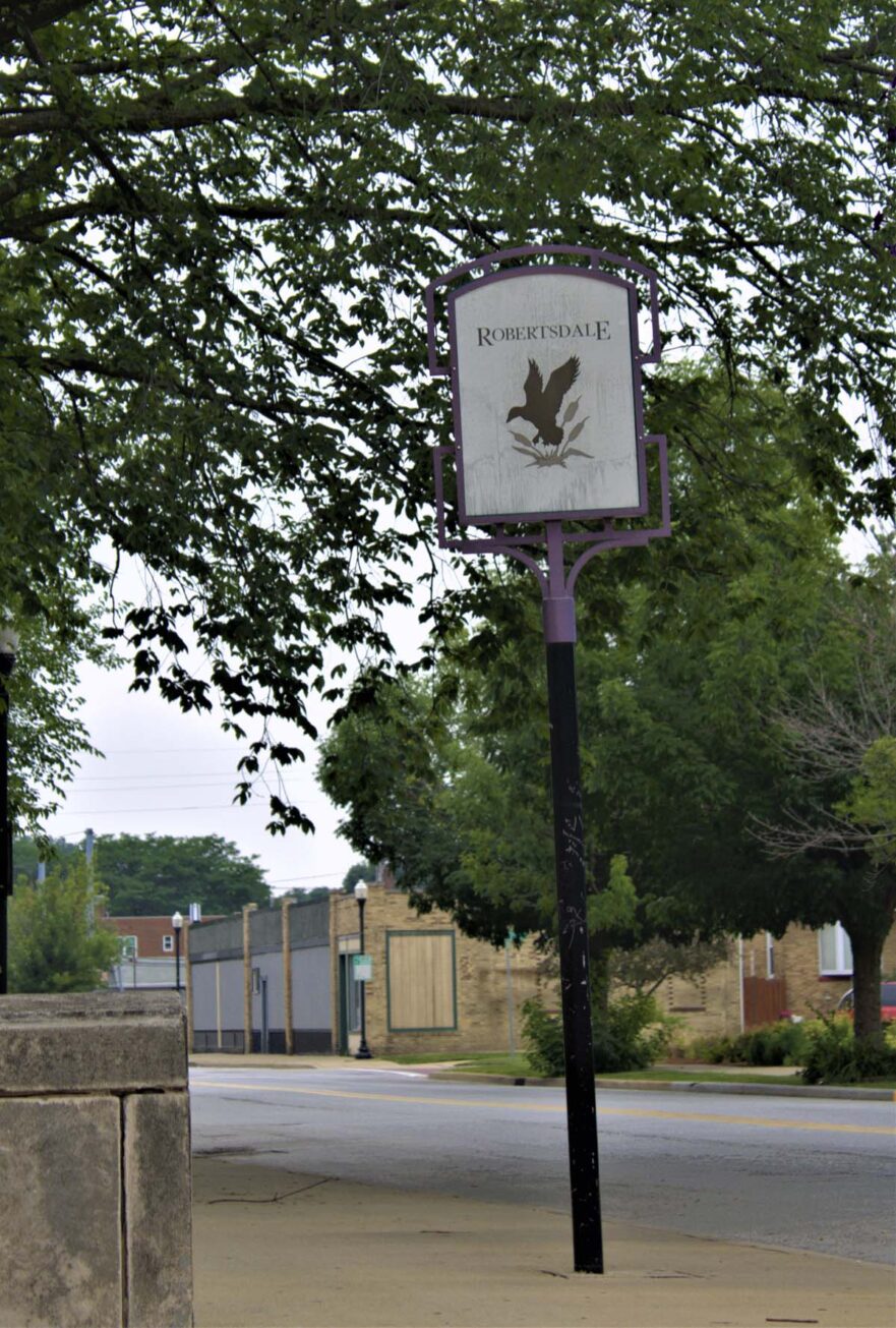 Street sign announcing the Robertsdale neighborhood